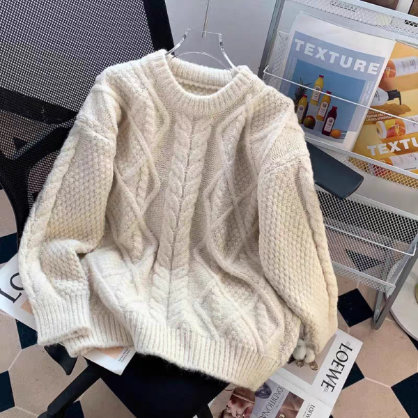 Knitted pullover