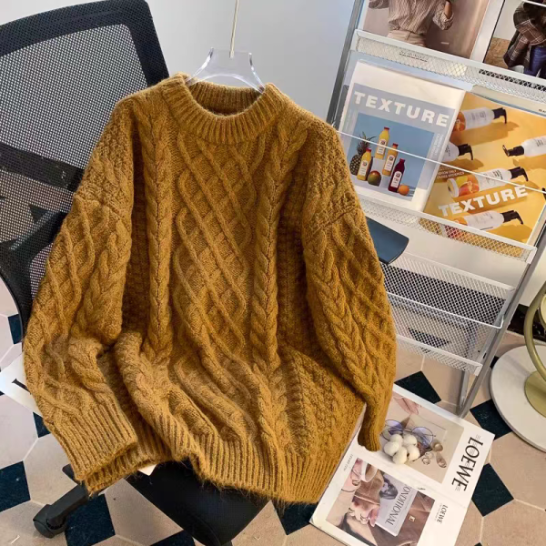 Knitted pullover