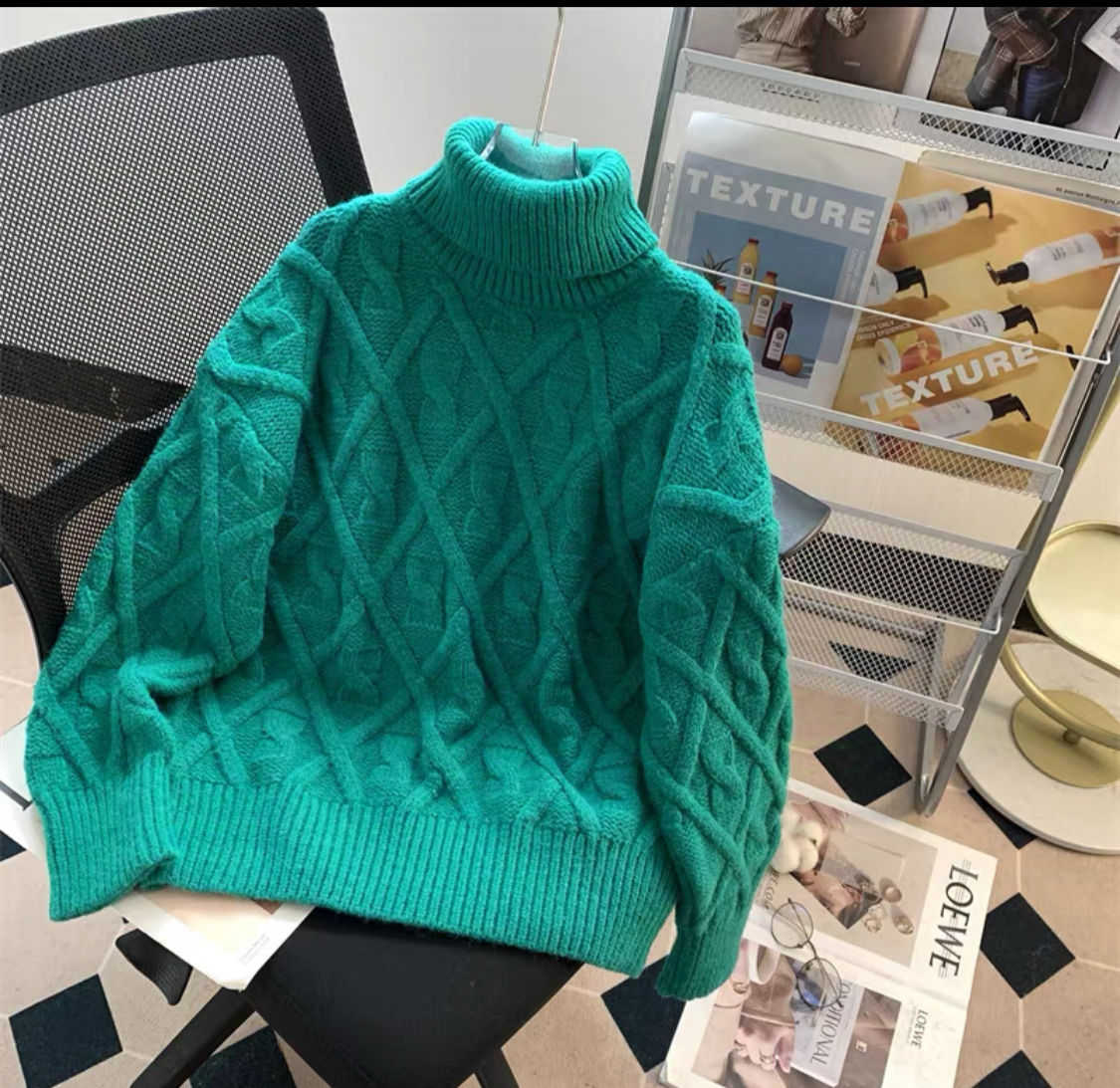 Knitted pullover